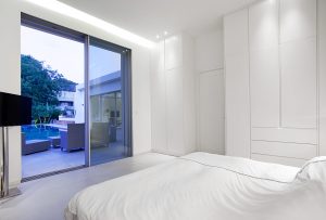 וילה רמת השרון בצורת ר